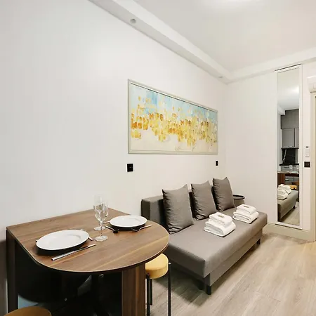 Modern & Terrace - 2br 6p - Near Nation