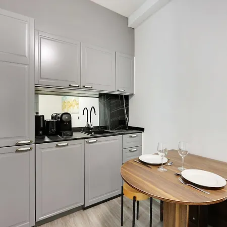 Appartement Modern & Terrace - 2br 6p - Near Nation Parijs