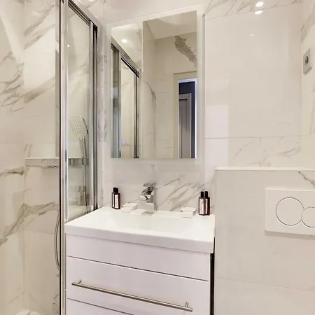 Modern & Terrace - 2br 6p - Near Nation Appartement